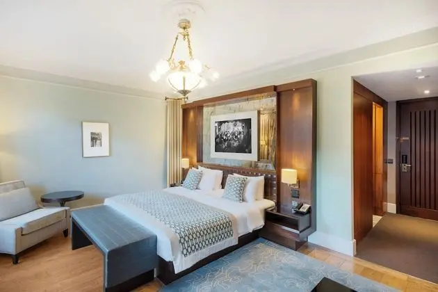 Diplomatic Suite