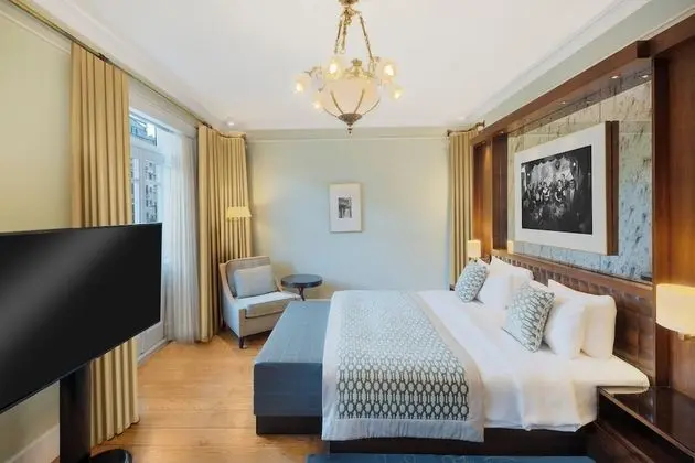 Diplomatic Suite