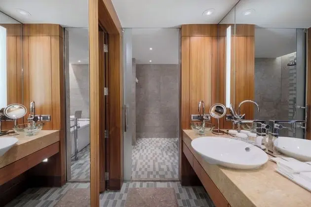 Diplomatic Suite