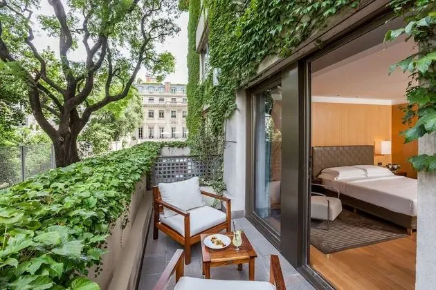 Deluxe Oda, 1 En Büyük (King) Boy Yatak, Balkon
