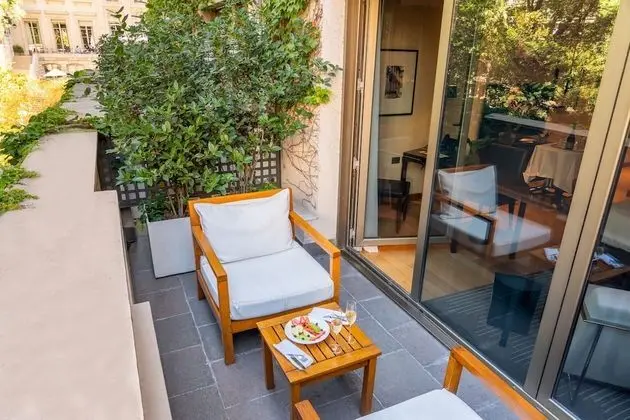 Deluxe Oda, 1 En Büyük (King) Boy Yatak, Balkon