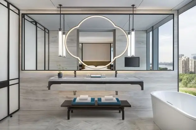 Süit, Göl Manzaralı (Park)