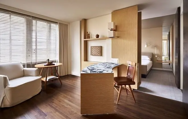 Junior Süit, Şehir Manzaralı