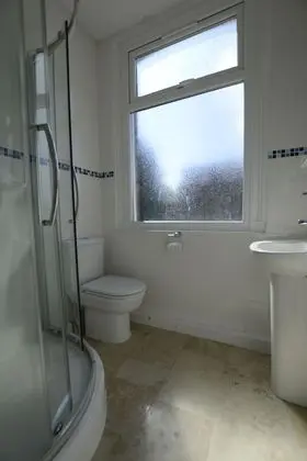 İki adet Tek Kişilik Yataklı (Twin room)