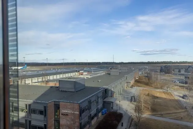 Superior Oda (Runway View)
