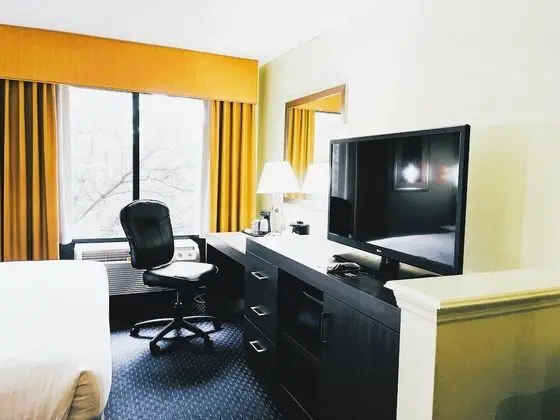 Oda, 2 Büyük (Queen) Boy Yatak, Engellilere Uygun, Sigara İçilmez (Roll-in Shower)