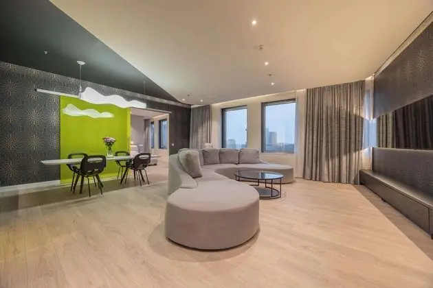 Süit (Karim Rashid)