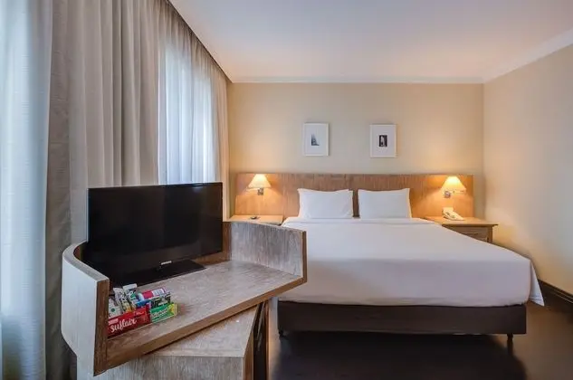 Quarto Superior Queen