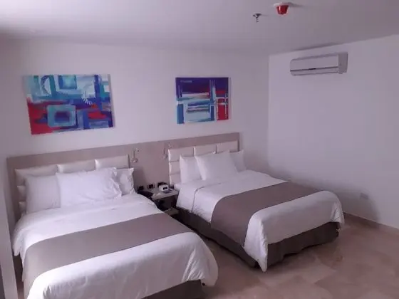 Oda, 2 Çift Kişilik Yatak, Sigara İçilmez, Şehir Manzaralı