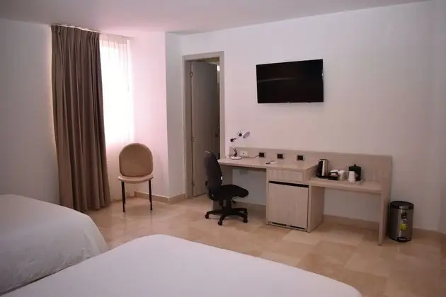 Oda, 2 Çift Kişilik Yatak, Sigara İçilmez, Şehir Manzaralı