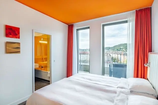 Superior Oda, Balkon