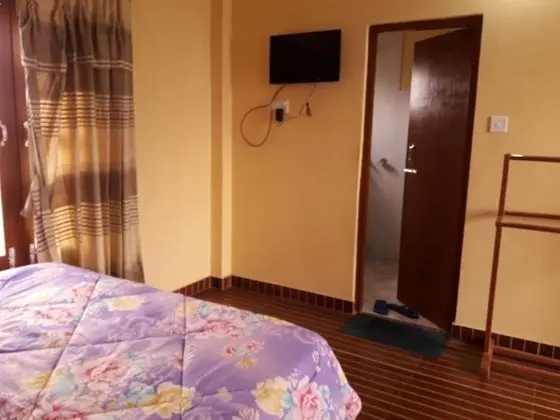 Deluxe Tek Büyük Yataklı Oda, 2 Yatak Odası, Balkon, Bahçe Manzaralı