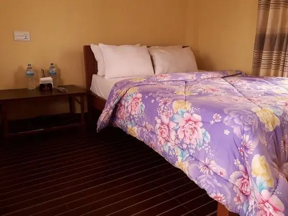 Deluxe Tek Büyük Yataklı Oda, 2 Yatak Odası, Balkon, Bahçe Manzaralı