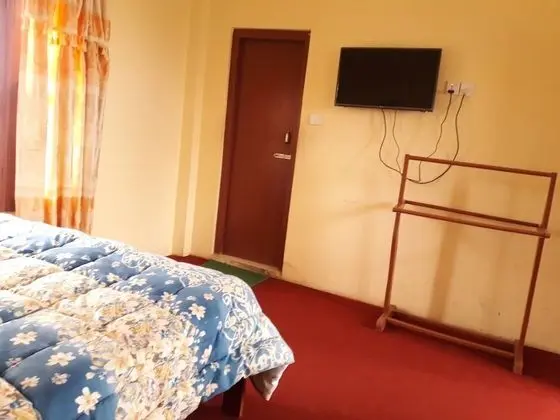 Deluxe Tek Büyük Yataklı Oda, 2 Yatak Odası, Balkon, Bahçe Manzaralı