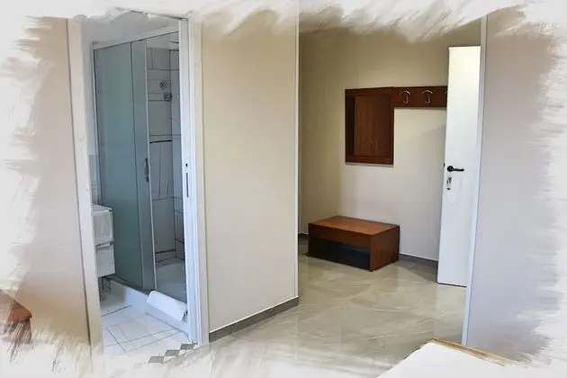 Basic Tek Büyük veya İki Ayrı Yataklı Oda