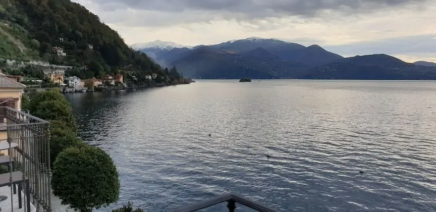 Superior Tek Büyük veya İki Ayrı Yataklı Oda, Göl Manzaralı