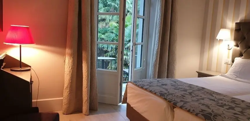 Tek Büyük veya İki Ayrı Yataklı Oda, Dağ Manzaralı