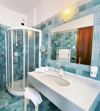 Standard Tek Büyük veya İki Ayrı Yataklı Oda