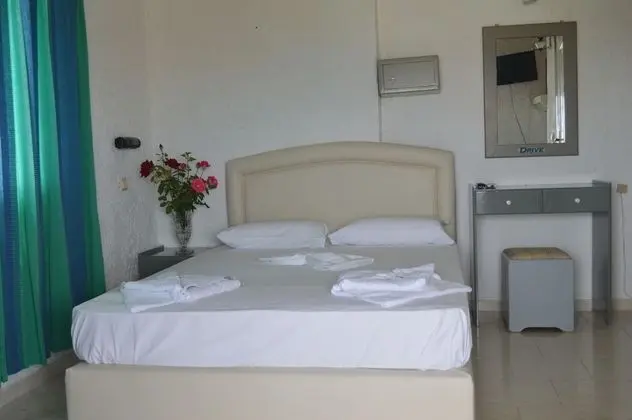 Standard Tek Büyük veya İki Ayrı Yataklı Oda, 1 Çift Kişilik veya 2 Tek Kişilik Yatak