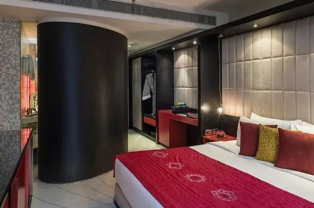 Luxury Oda