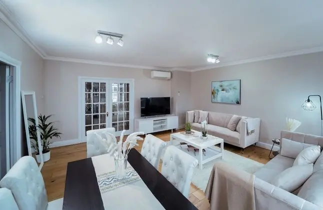 Royal Apart Daire, Engellilere Uygun, Banyolu/Duşlu