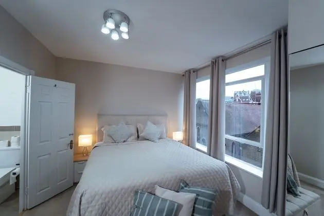 Royal Apart Daire, Engellilere Uygun, Banyolu/Duşlu