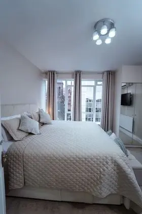 Royal Apart Daire, Engellilere Uygun, Banyolu/Duşlu