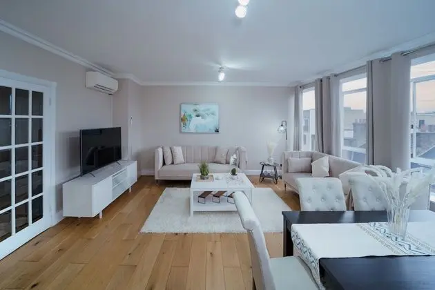 Royal Apart Daire, Engellilere Uygun, Banyolu/Duşlu