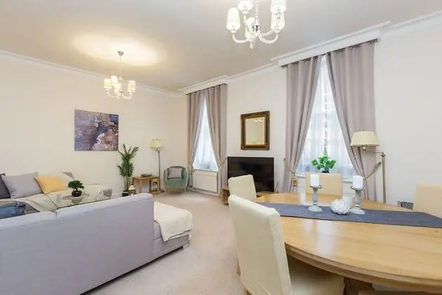 Presidential Apart Daire, Engellilere Uygun, Banyolu/Duşlu (3 bedroom)