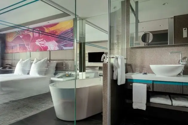 Deluxe Oda, 1 Büyük (Queen) Boy Yatak, Business Dinlenme Salonu Kullanımı (Executive, High Floor)