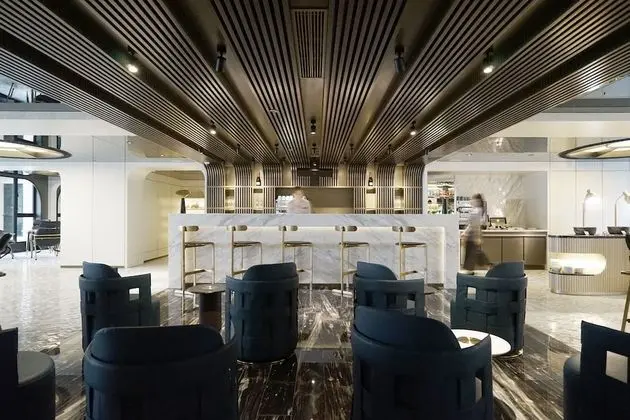 Deluxe Oda, 1 Büyük (Queen) Boy Yatak, Business Dinlenme Salonu Kullanımı (Executive, High Floor)