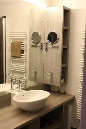 Business Tek Büyük Yataklı Oda