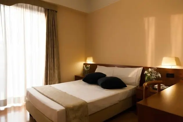 Büyük Yataklı Tek Kişilik Oda