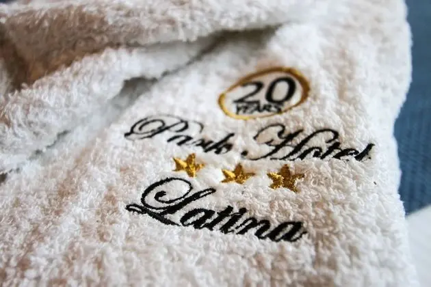 Büyük Yataklı Tek Kişilik Oda