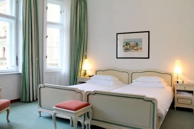 Comfort Tek Büyük veya İki Ayrı Yataklı Oda