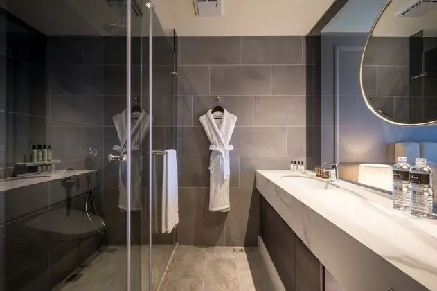 Superior Tek Büyük Yataklı Oda (V Room)