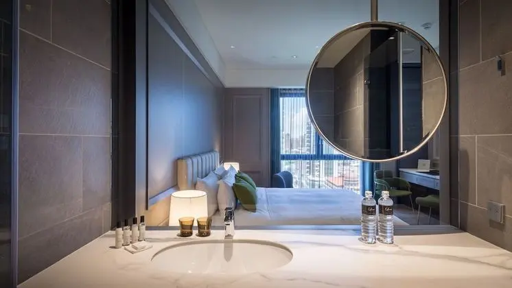 Superior Tek Büyük Yataklı Oda (V Room)