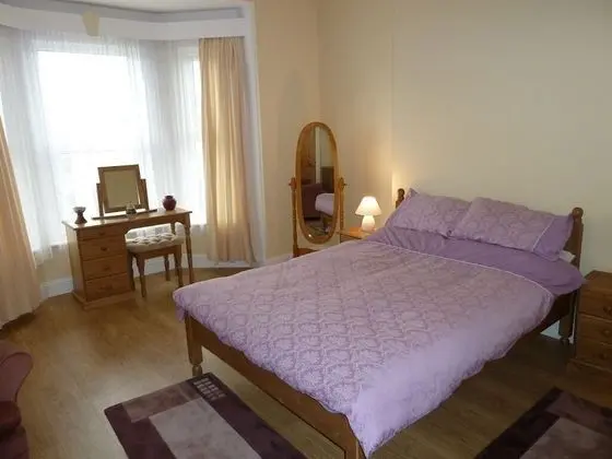Tek Büyük Yataklı Oda, Banyolu/Duşlu