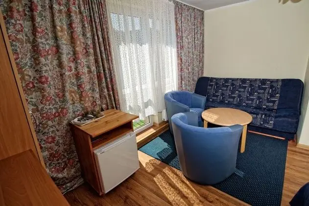 Üç Kişilik Oda