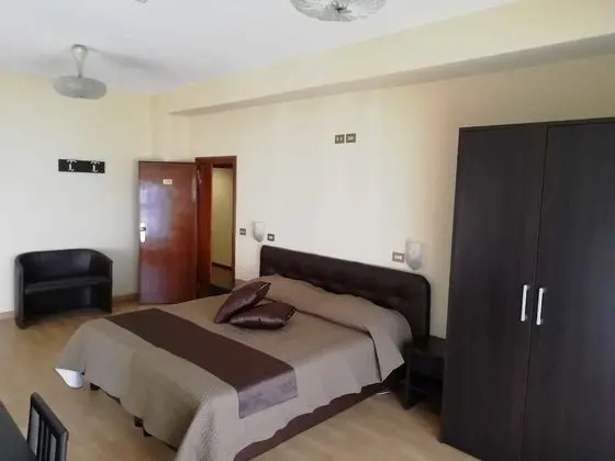 Tek Büyük Yataklı Oda