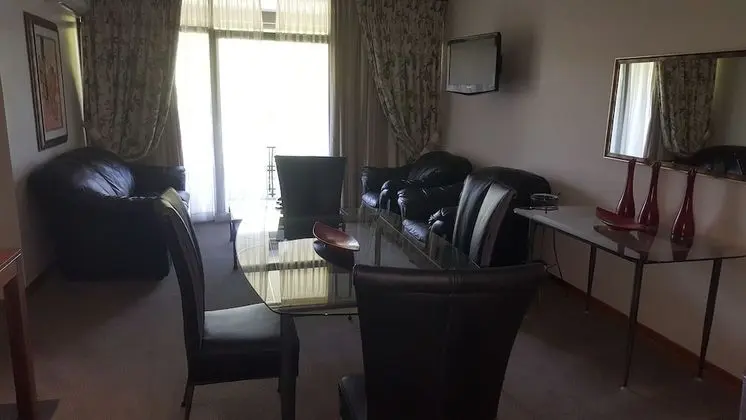 Family Tek Büyük veya İki Ayrı Yataklı Oda