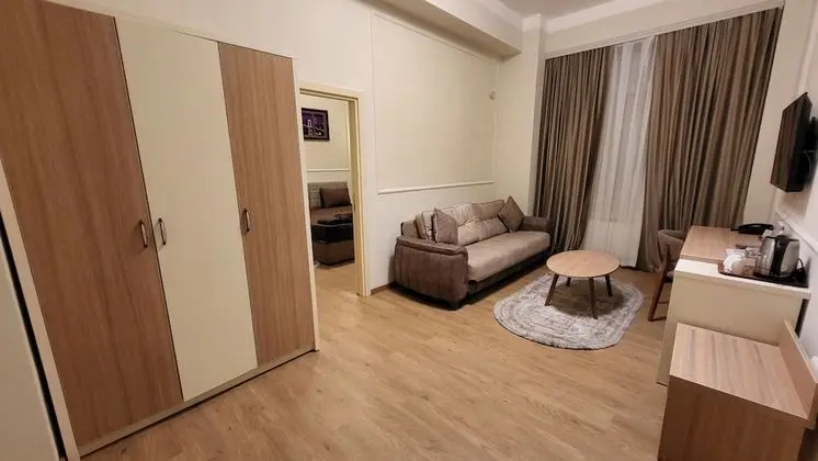 Family Tek Büyük Yataklı Oda