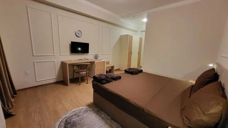 Junior Tek Büyük veya İki Ayrı Yataklı Oda