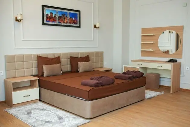 Panoramic Tek Büyük veya İki Ayrı Yataklı Oda