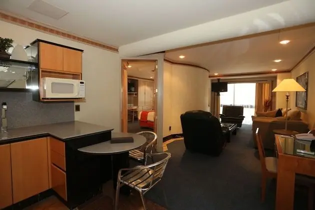 Master Suite, 1 King Bed, Kitchenette