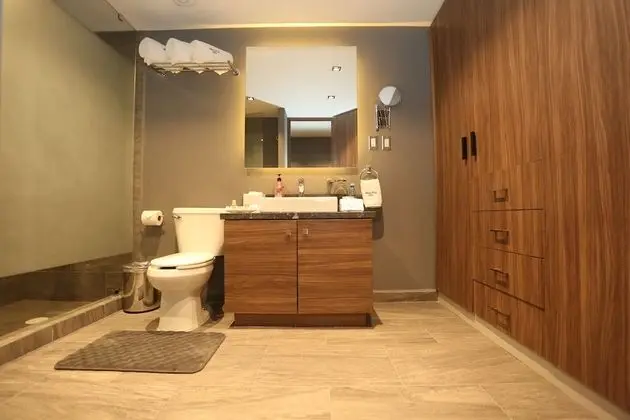 Master Suite, 1 King Bed, Kitchenette