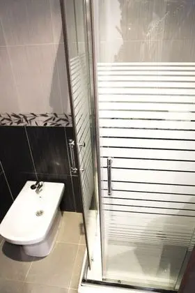 Üç Kişilik Oda