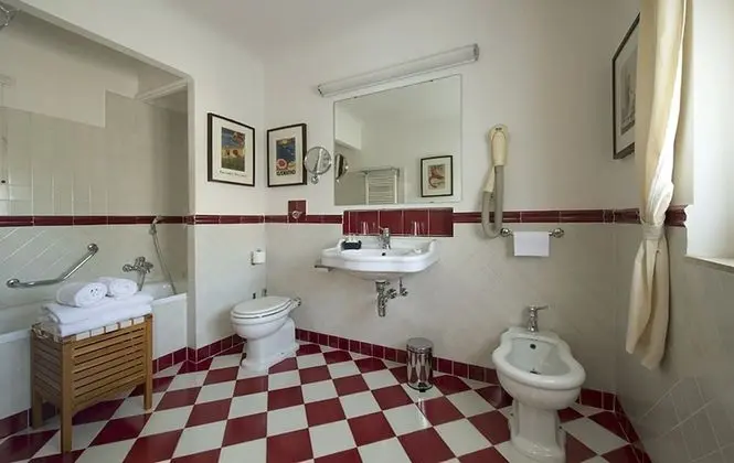 Basic Tek Büyük Yataklı Oda, Ek Bina