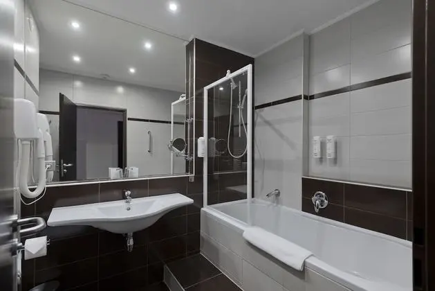 Comfort Tek Büyük veya İki Ayrı Yataklı Oda