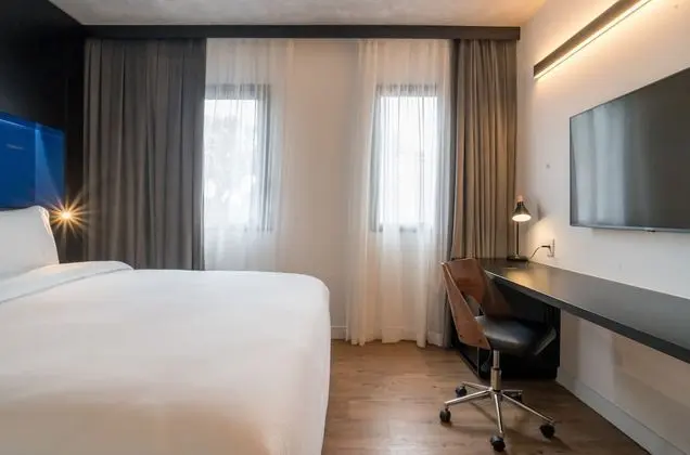 Superior Oda, 1 Büyük (Queen) Boy Yatak